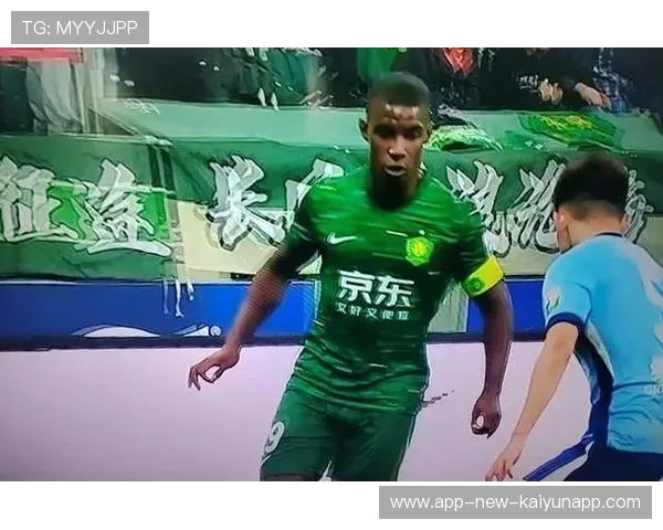 北京国安恩科洛洛门前嗅觉敏锐，抢在防守前一步捅射