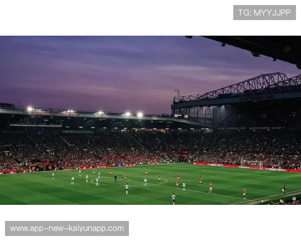 谢什科侧身凌空抽射绝杀，曼联逆转富勒姆